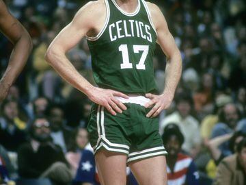 Los Boston Celtics anunciaron anoche el fallecimiento de John Havlicek a los 79 años de edad a causa del Parkinson. Uno de los mejores jugadores de la historia y clave en la leyenda de la franquicia más laureada, ganó ocho anillos con la entidad de Massac