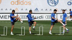 Casemiro, Ceballos, Asensio y Nacho en un ejercicio del entrenamiento del Real Madrid este lunes.