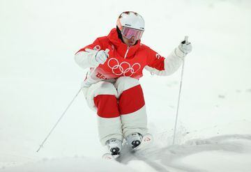ZHANGJIAKOU, CHINA - FEBRUARY 03: Mikael Kingsbury of Team Canada competes during the Men's Freestyle Skiing Moguls Qualification during the Beijing 2022 Winter Olympic Games at Genting Snow Park on February 03, 2022 in Zhangjiakou, China. (Photo by Camer