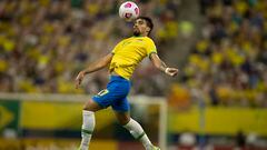 Figura de Brasil recuerda duelo ante la Roja: “Para la historia del enfrentamiento”