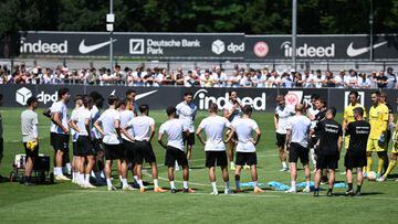 El Eintracht Frankfurt en su vuelta a los entrenamientos para preparar la próxima temporada.