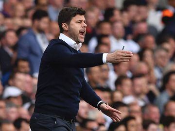 Tottenham Hotspur&#039;s Argentinian head coach Mauricio Pochettino gestures during the English Premier League football match between Tottenham Hotspur and Manchester United at White Hart Lane in London, on May 14, 2017. / AFP PHOTO / Ben STANSALL / RESTRICTED TO EDITORIAL USE. No use with unauthorized audio, video, data, fixture lists, club/league logos or &#039;live&#039; services. Online in-match use limited to 75 images, no video emulation. No use in betting, games or single club/league/player publications.  / 