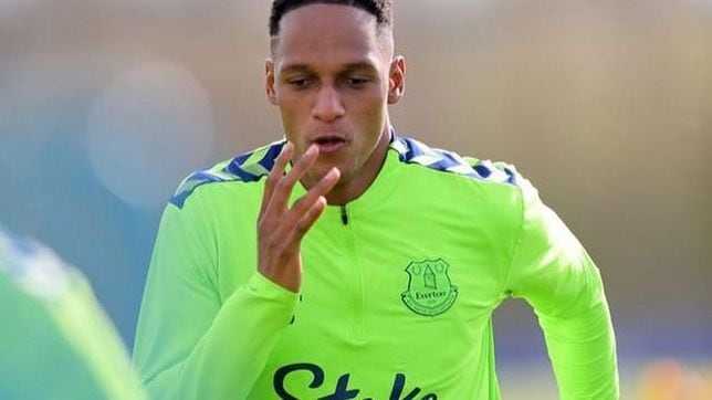 Yerry Mina saldría de Everton como agente libre