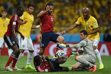 En el encuentro frente a Brasil, Yepes marcó un gol, pero la jugada fue anulada por una mano previa. 