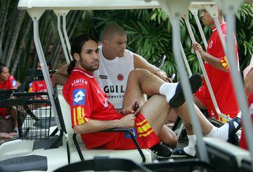 Yepes y Miguel Calero (QEPD), durante un entrenamiento en las Eliminatorias a Alemania 2006, en las que Colombia terminó sexta y no clasificó al Mundial.