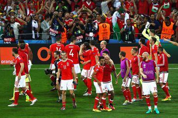 Wales players celebrate their team's 3-0 win in the UEFA EURO 2016 Group B match between Russia and Wales in Toulouse.