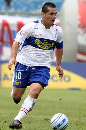 Hugo Morales terminó su carrera en Universidad Católica el 2007, después de haber sido campeón en Colombia con Atlético Nacional. Incluso había sido seleccionado argentino. Pero en la UC no anduvo y apenas jugó.