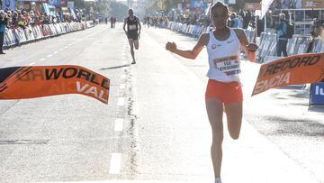 Gidey batió el record del mundo de Medio Maratón en Valencia.