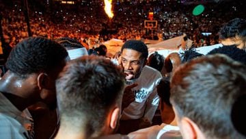 Miami Heat forward Udonis Haslem (40) leads the huddle before the start of Game Seven of the NBA Eastern Conference Finals series against the Boston Celtics at FTX Arena in Miami on May 29, 2022. (David Santiago/Miami Herald/Tribune News Service via Getty Images)