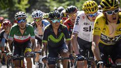 Fabio Aru, Nairo Quintana y Chris Froome ruedan en el pelot&oacute;n camino de La Planche des Belles Filles en la quinta etapa del Tour de Francia.