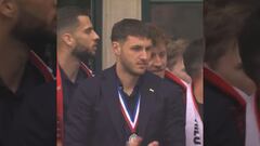 Vídeos: Así festejó Santiago Giménez su primer título en Europa, es campeón de la Eredivisie con el Feyenoord