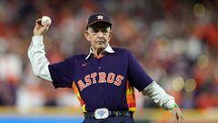 HOUSTON, TEXAS - NOVEMBER 05: Jim McIngvale throws out the first pitch prior to Game Six of the 2022 World Series at Minute Maid Park on November 05, 2022 in Houston, Texas.   Carmen Mandato/Getty Images/AFP