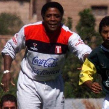 Francisco Maturana tampoco duró en Perú. Comenzó el 2002 pero lo reemplazó Julio César Uribe.