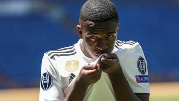 Vinicius unveiled by Real Madrid: "My style is similar to Neymar"