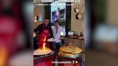 La sorpresa a Marcos Llorente y a Paddy del famoso chef turco Burak en su restaurante de Dubái