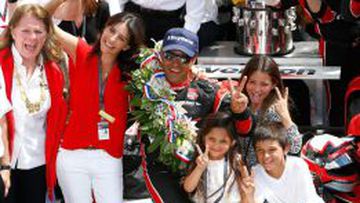 Juan Pablo Montoya comparte junto a su familia su segunda victoria en las 500 Millas de Indian&aacute;polis.