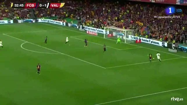 La lenta reacción de Jordi Alba en el segundo gol de Valencia