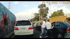 Vídeo: Así asaltaron y lesionaron a automovilista en Avenida Gran Canal en la CDMX