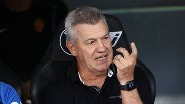 MADRID, SPAIN - SEPTEMBER 11: Javier Aguirre, head coach of RCD Mallorca, gestures during the Spanish League, La Liga Santander, football match played between Real Madrid and RCD Mallorca at Santiago Bernabeu stadium on September 11, 2022 in Madrid, Spain. (Photo By Oscar J. Barroso/Europa Press via Getty Images)
