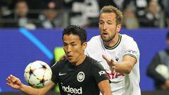 Frankfurt's Japanese midfielder Makoto Hasebe (L) and Tottenham Hotspur's English striker Harry Kane vie for the ball during the UEFA Champions League Group D football match Eintracht Frankfurt v Tottenham Hotspur in Frankfurt, western Germany, on October 4, 2022. (Photo by Daniel ROLAND / AFP)