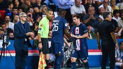 Lionel MESSI of PSG shakes hands with Nordi MUKIELE of PSG during the Ligue 1 Uber Eats match between Paris Saint Germain and Monaco at Parc des Princes on August 28, 2022 in Paris, France. (Photo by Anthony Dibon/Icon Sport via Getty Images)