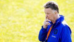Netherlands&#039; coach Louis van Gaal attends a training session at the KNVB Campus in Zeist, on March 28, 2022, ahead of Netherlands&#039; friendly football match against Germany. (Photo by Koen van Weel / ANP / AFP) / Netherlands OUT