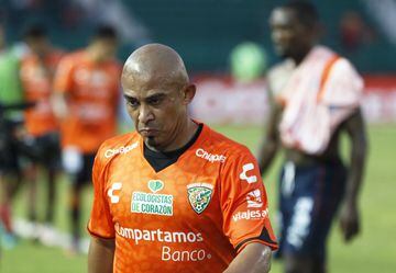 Los jugadores de Jaguares fueron separados del equipo por decisión de Sergio Bueno, con el argumento de conducta negativa para el club. Sin embargo, Arevalo aseguró que no recibió explicación del entrenador o la directiva. 