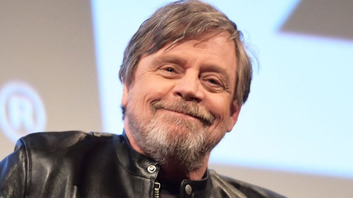 Star Wars actor Mark Hamill was not happy that Green Bay Packers quarterback Aaron Rodgers decided to wear a Star Wars hoodie during a media appearance where he admitted to misleading people about his covid-19 vaccination status.