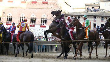 El Palio de Siena (Palio di Siena) es una carrera de caballos de origen medieval que enfrenta a los distritos de la ciudad de Siena dos veces al año. La primera carrera se celebra el dos de julio (Palio di Provenzano) y la segunda el 16 de agosto (Palio d