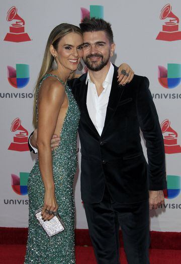 Juanes acudió junto a su esposa Karen Martínez. El cantante colombiano acabaría llevándose el Grammy a Mejor Album Pop/Rock.