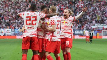 Jugadores del Leipzig celebran uno de los goles en la victoria frente al Augsburgo en la Bundesliga.