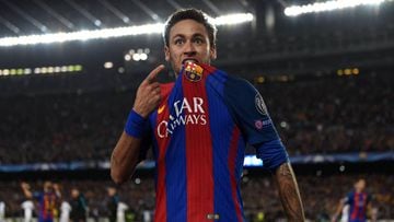 Neymar, celebrando un gol con la camiseta del Barcelona.