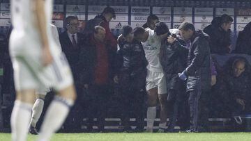 Real Madrid's Danilo shows off wounds from David García tackle