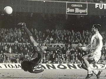 La primera gran goleada del Barcelona en el Bernabéu llegó con Cruyff de corto un 17 de febrero de 1974.