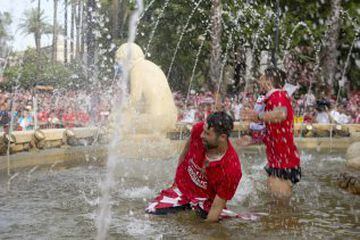 Best images of Sevilla's Europa League victory parade