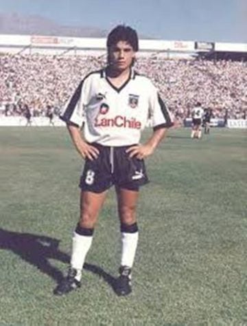 Formando en el club, Miguel Ramírez está entre los grandes defensores de Colo Colo en la última década del siglo pasado. Ganó tres títulos y la Copa Libertadores. 