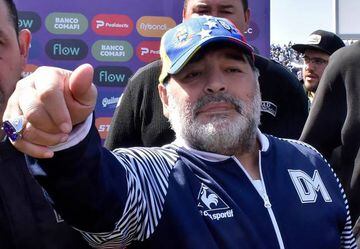 Maradona as coach of Gimnasia y Esgrima La Plata.