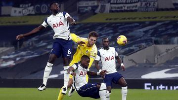 Davinson, presente en empate de Tottenham ante Fulham