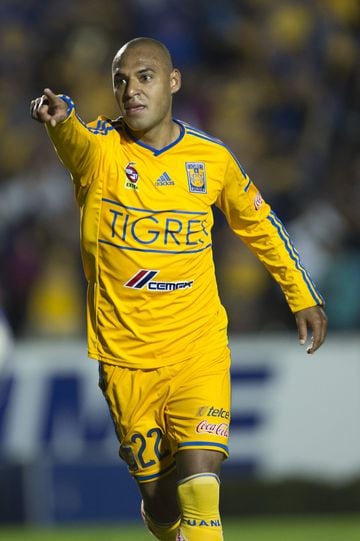 En 2011, Edgar Pacheco era una de las mayores promesas del futbol mexicano. El creativo mexicano era objetivo de varios clubes, pero Tigres fue quien terminó ganando la apuesta. "Pachequito" llegó al cuadro felino en el Apertura 2011; sólo pudo disputar 19 partidos con la playera amarilla. 