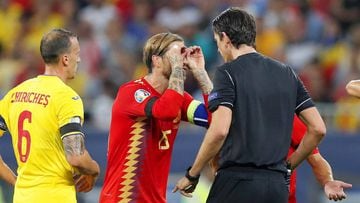 Referee Aytekin apologises to Ramos for glasses celebration yellow card