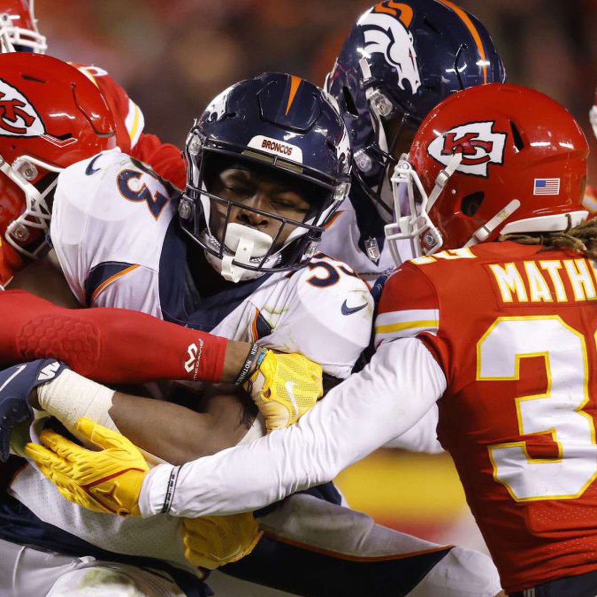 AFC West standings: Raiders have tiebreaker edge over Broncos