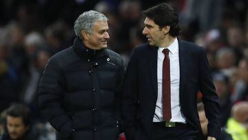 Jos&eacute; Mourinho y Karanka cuando se enfrentaron en diciembre de 2016 en un Manchester United-Middlesbrough de la Premier League.