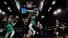 Ante un rival duro como los Clippers, el equipo verde volvió a encontrar soluciones. Revés de los Knicks en San Antonio. Victorias de Hornets y Grizzlies.