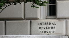 FILE PHOTO: Signage is seen at the headquarters of the Internal Revenue Service (IRS) in Washington, D.C., U.S., May 10, 2021. REUTERS/Andrew Kelly/File Photo