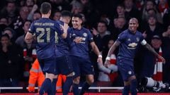 Soccer Football -  FA Cup Fourth Round - Arsenal v Manchester United - Emirates Stadium, London, Britain - January 25, 2019   Manchester United&#039;s Alexis Sanchez celebrates scoring their first goal with team mates            Action Images via Reuters/
