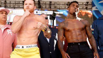 LAS VEGAS, NEVADA - SEPTEMBER 29: Undisputed super middleweight�champion Saul �Canelo� Alvarez of Mexico (L) and Jermell Charlo face off during their weigh-in at Toshiba Plaza on September 29, 2023 in Las Vegas, Nevada. Alvarez will defend his titles against Charlo at T-Mobile Arena on September 30 in Las Vegas.   Sarah Stier/Getty Images/AFP (Photo by Sarah Stier / GETTY IMAGES NORTH AMERICA / Getty Images via AFP)