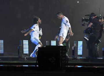 La fiesta continuó en el Bernabéu. Marcelo y Cristiano Ronaldo.