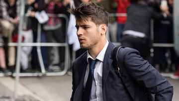 Morata returns from honeymoon to speed up United deal