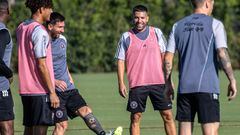 Fort Lauderdale (Usa), 01/08/2023.- Spanish player Jordi Alba (R) and Lionel Messi (L) attend a training session with Inter Miami at Florida Blue Training Center in Fort Lauderdale, Florida, USA, 01 August 2023. The MLS team signed the 34-year-old Alba from FC Barcelona. EFE/EPA/CRISTOBAL HERRERA-ULASHKEVICH
