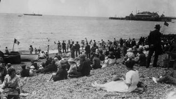 Panorámica de la Playa de Brighton en 1915.